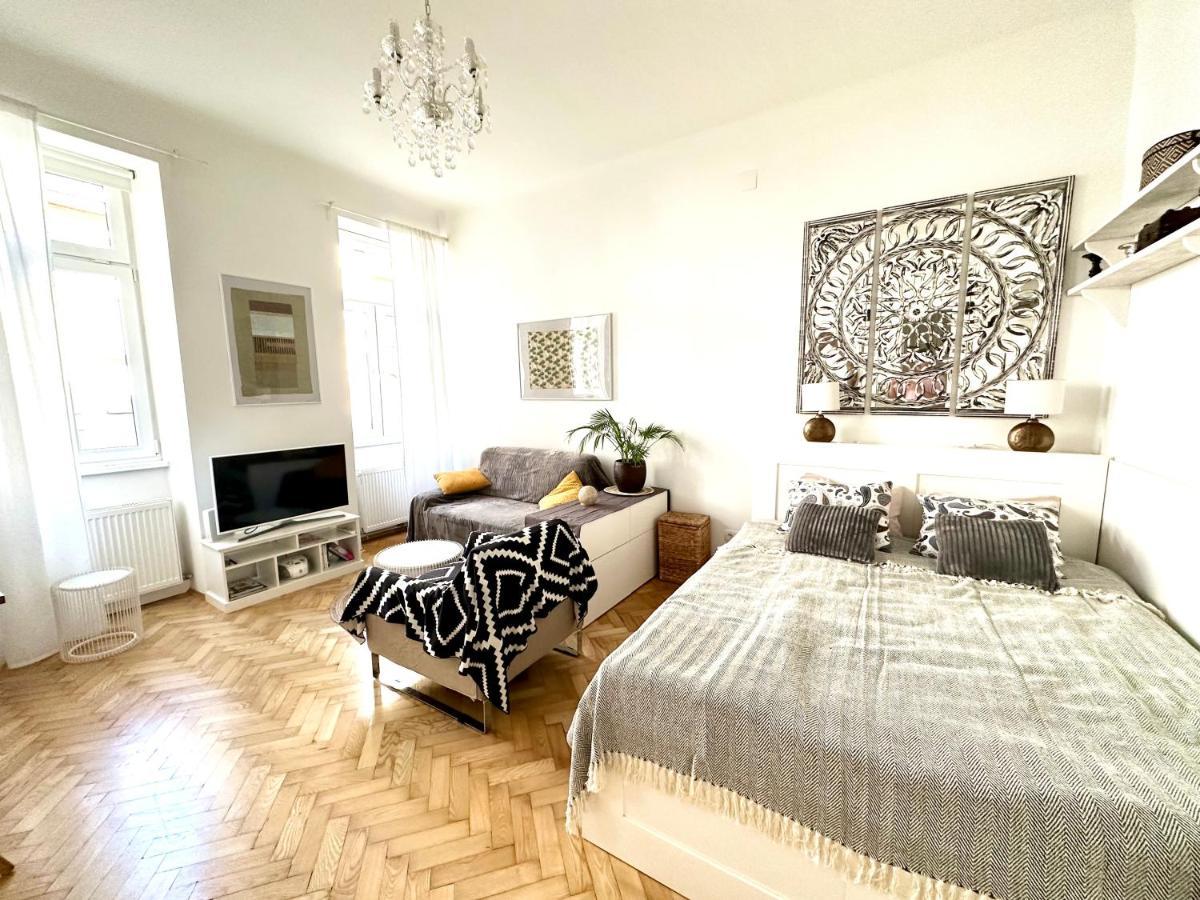 Apartment Cozy City Close To Metro - Self Check-in Wien